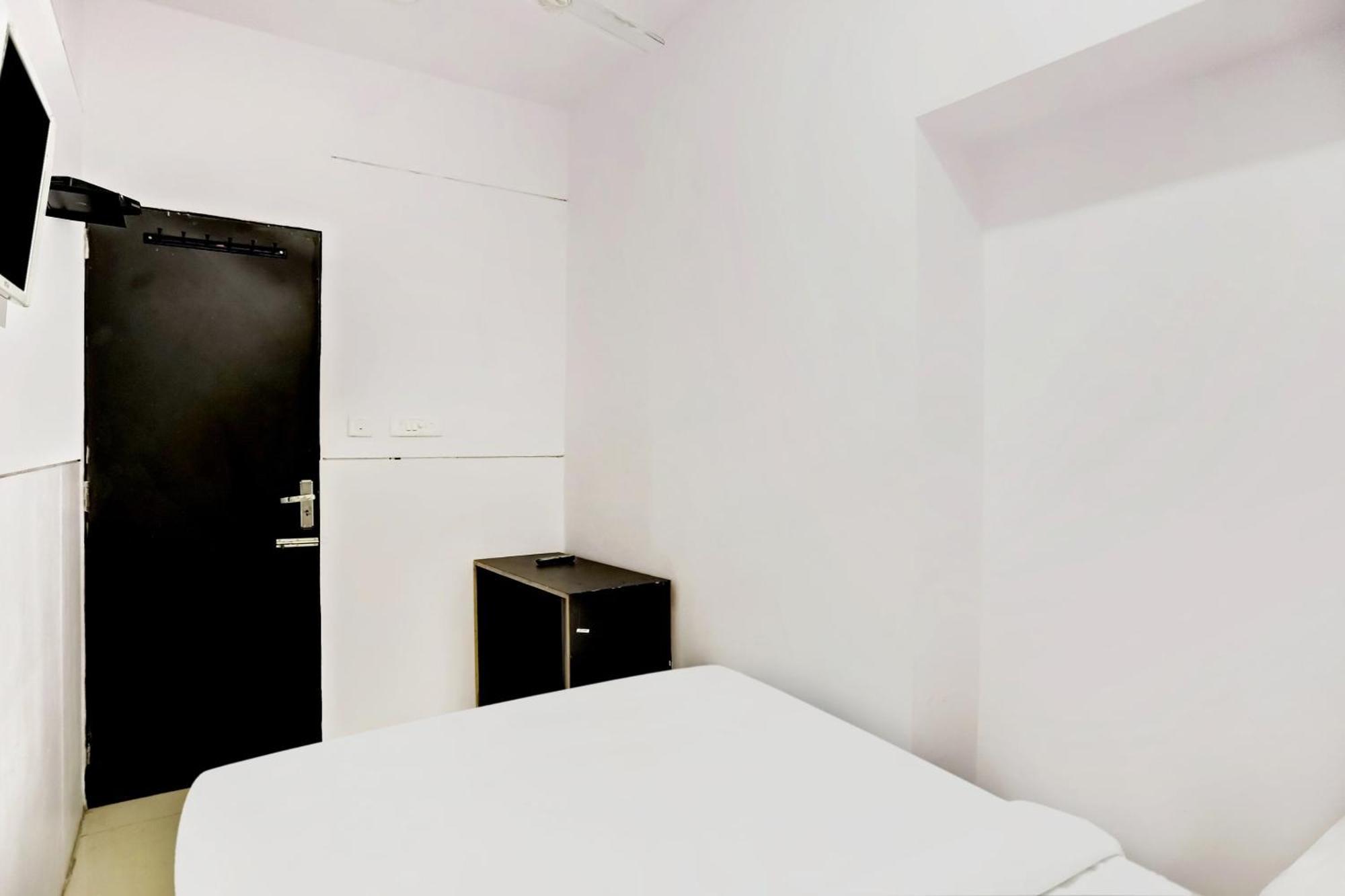 Hotel O North Campus New Delhi Ngoại thất bức ảnh